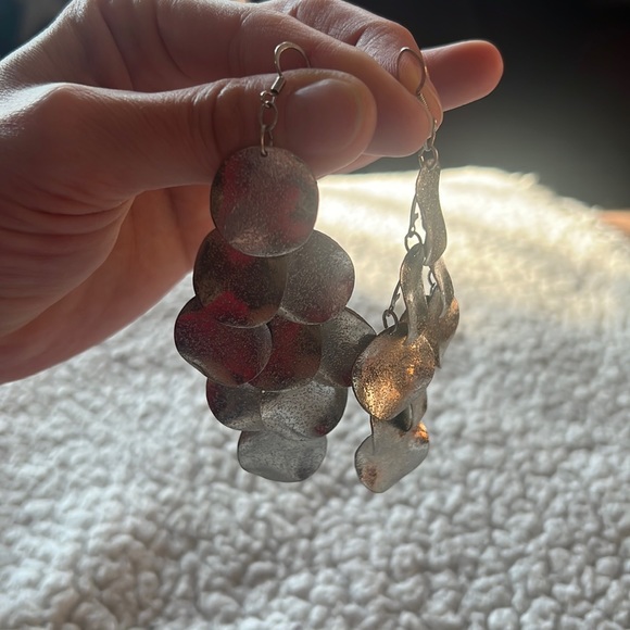 Jewelry - Silver Dangle Earrings ⭐️